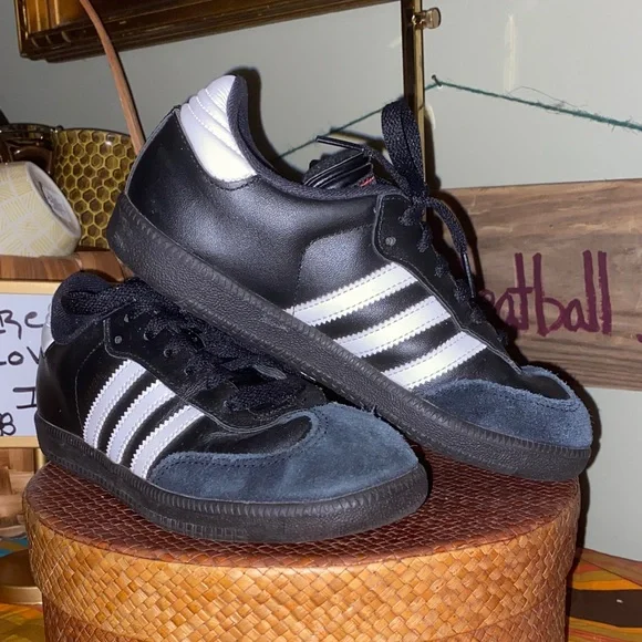 Adidas Samba Classic Leather Streetwear Sneakers Shoes Soccer  Size 3.5 - Picture 2 of 12